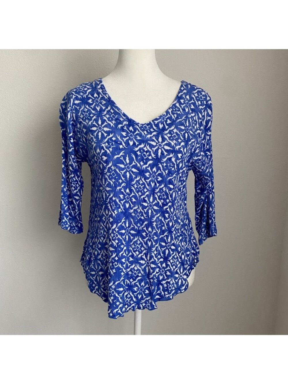 Lost River Clothing Co. Women's Small 3/4 Sleeve Blue w White Print Beach Blouse